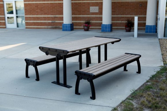 60" Park Avenue Picnic Table
