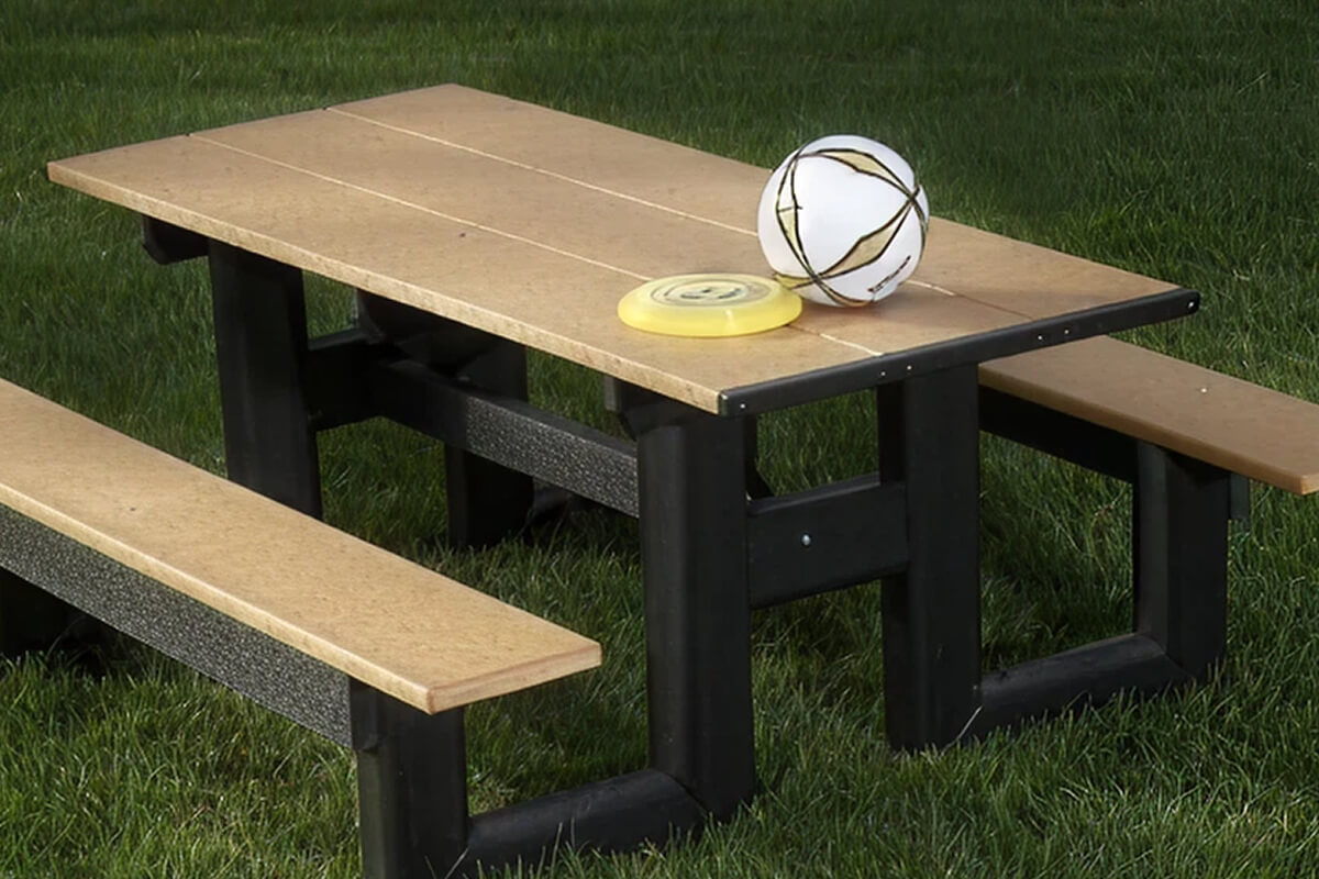 Commercial outdoor furniture manufacturers